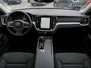 Volvo  +B3+CORE+Benzin+LM+SHZ+KAMERA+BLUETOOTH+NAVI+