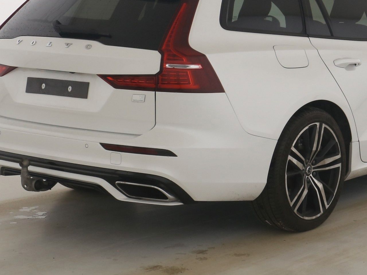 Volvo  T8 Recharge R-Design AWD Plug-in Hybrid long