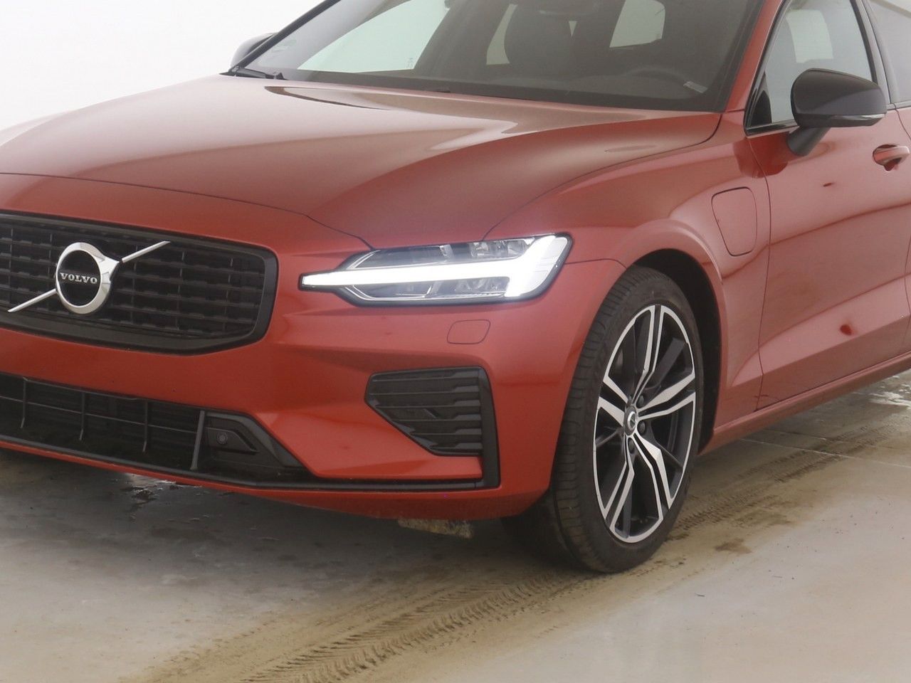 Volvo  Recharge R-Design T8 AWD Plug-in long range