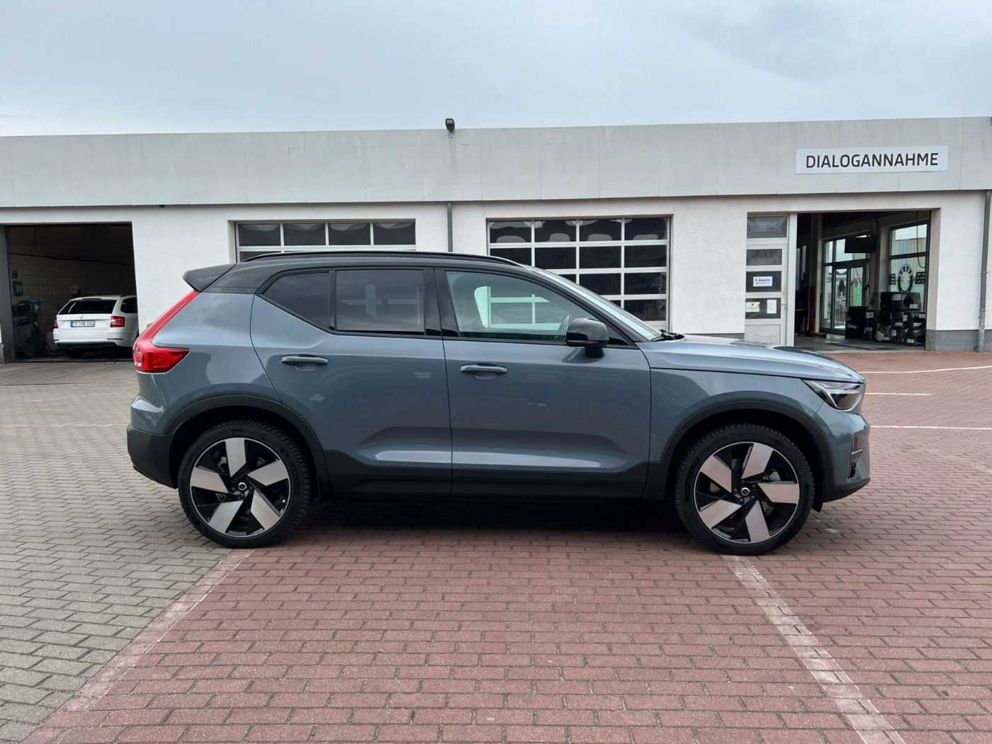 Volvo  Volvo XC40 Recharge Twin Motor Plus AWD