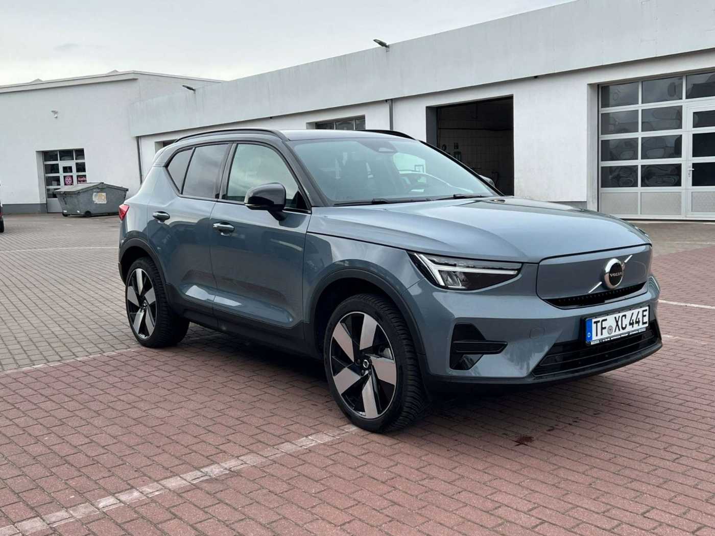 Volvo  Volvo XC40 Recharge Twin Motor Plus AWD