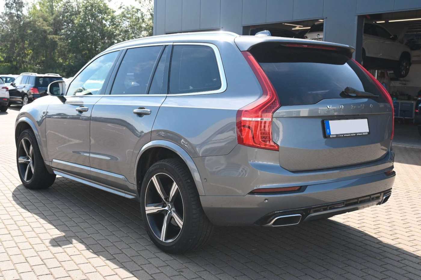 Volvo  D5 AWD* R-Design*STDHZ*PANO*AHK*Mietkauf