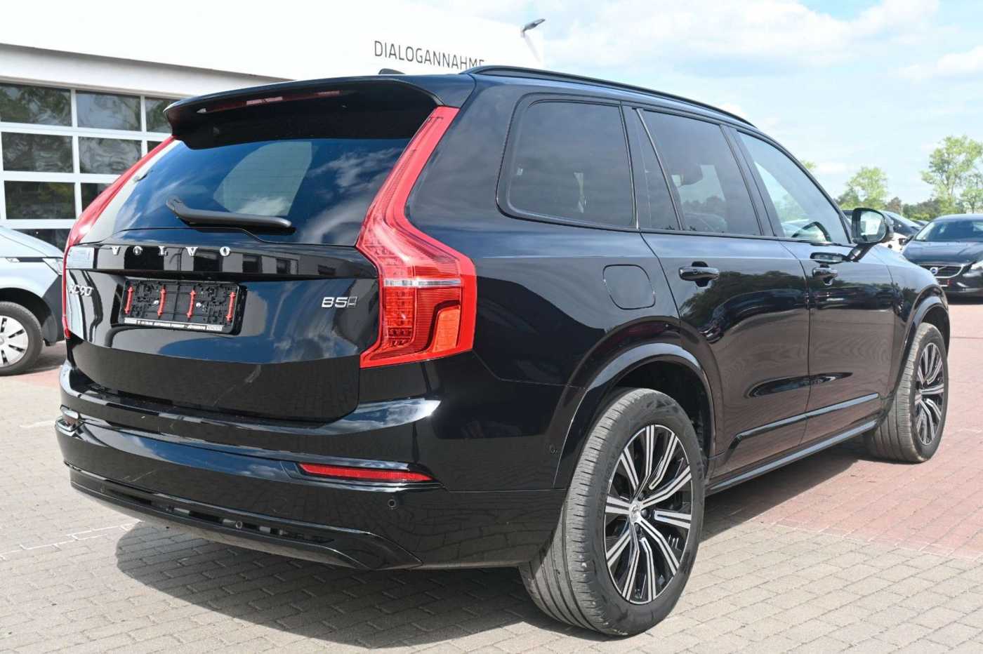 Volvo  Ultimate Dark B5*AHK*LUFT*360*STHZ*PANO