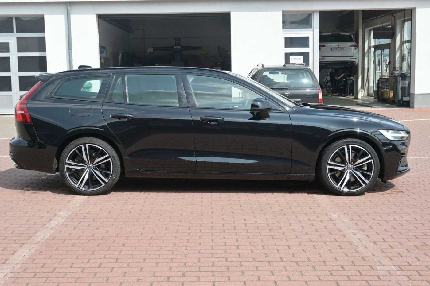 Volvo  Volvo V60 Recharge T8 AWD R-Design*PANO*360°*H/K