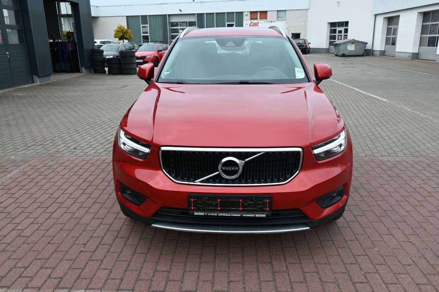 Volvo  T 3 Benzin Momentum Pro 2WD*FSHZG*H&K*LED*