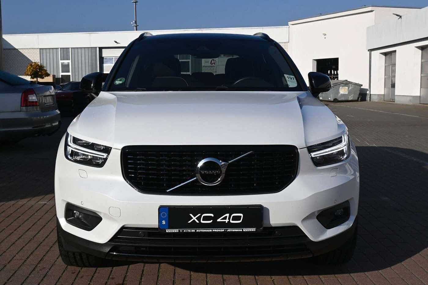 Volvo  D4 AWD Autom. R-Design*RFK*FSHZG*H&K*PANO*