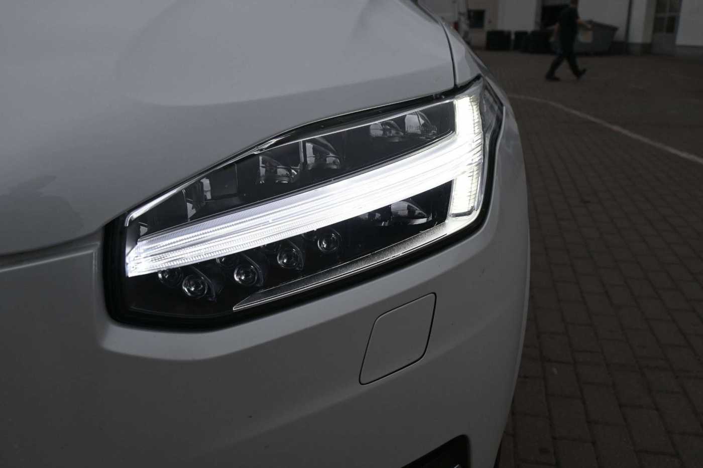 Volvo  T8RCBright*PANO*LUFT*360°*AHK* KEIN MIETWAG