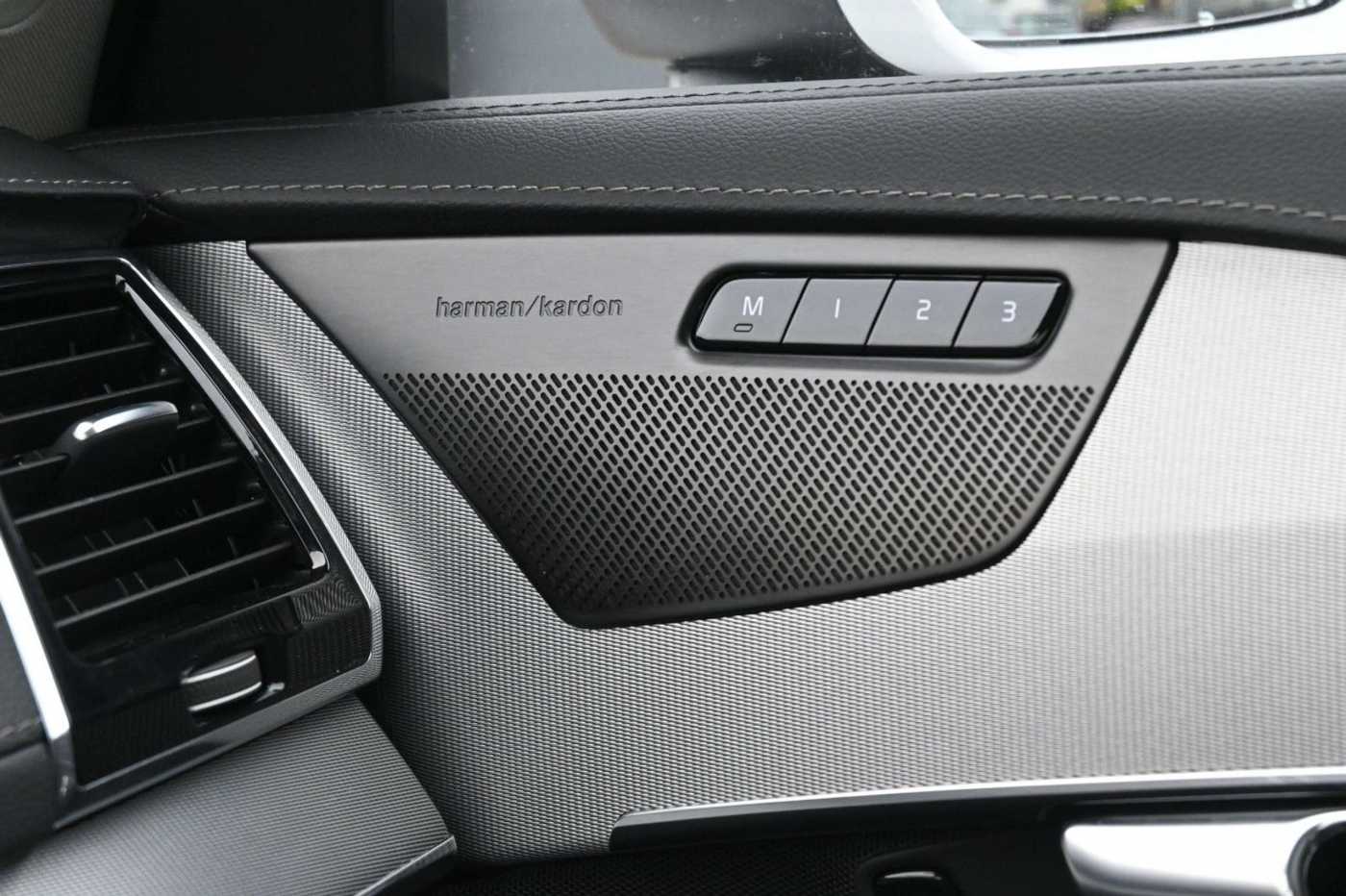 Volvo  T8RCBright*PANO*LUFT*360°*AHK* KEIN MIETWAG