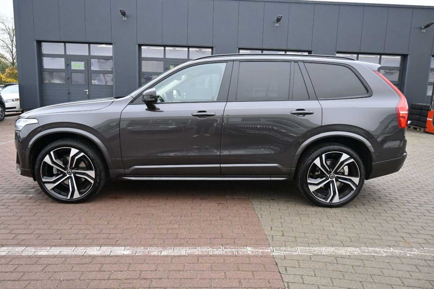 Volvo  XC90 Ultimate Dark AWD