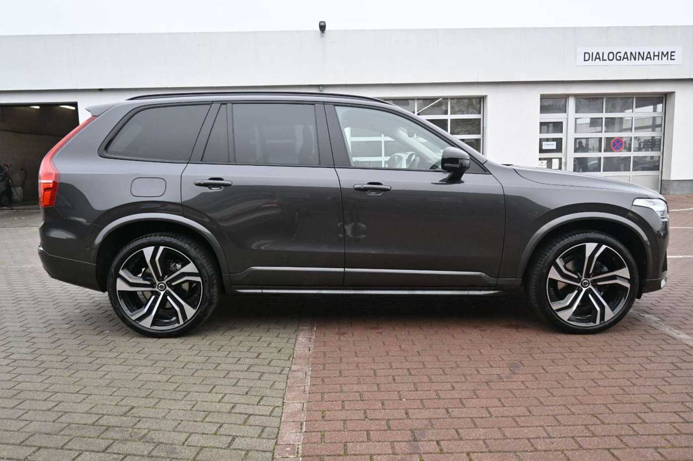 Volvo  XC90 Ultimate Dark AWD