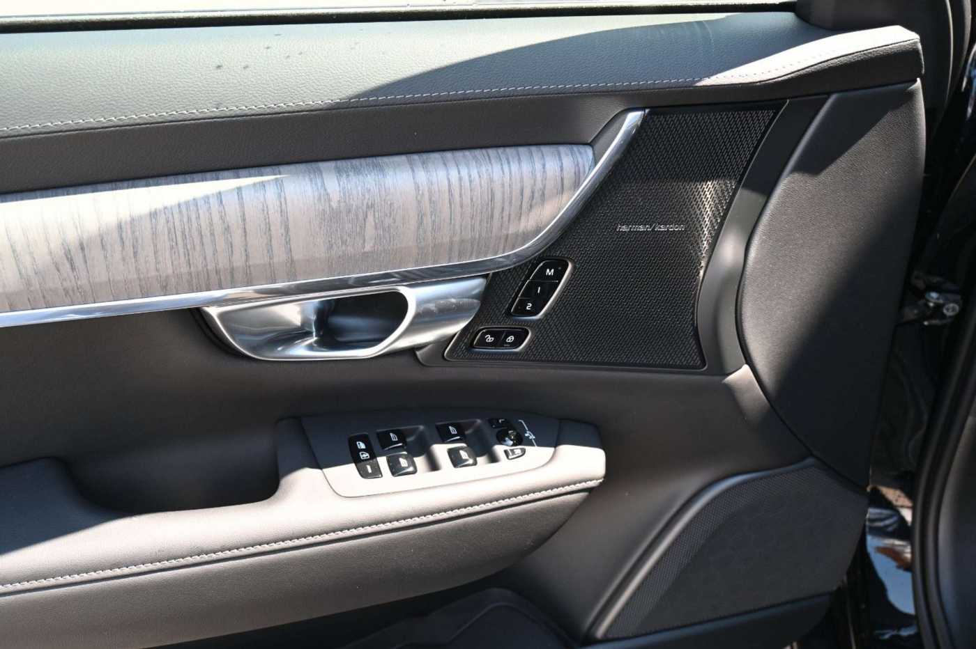Volvo  V90 B4 D AWD Cross Country Plus*Pano*STHZG*AHK