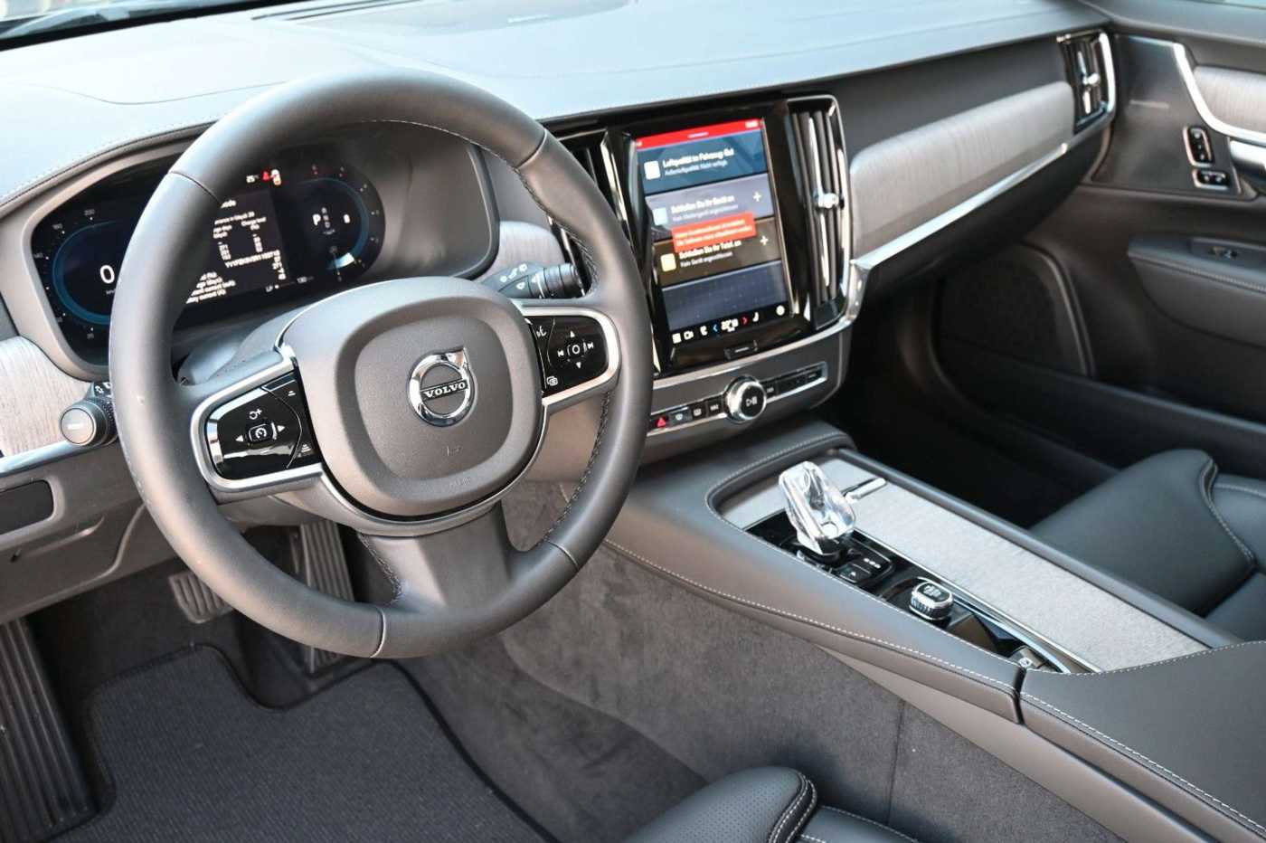 Volvo  V90 B4 D AWD Cross Country Plus*Pano*STHZG*AHK