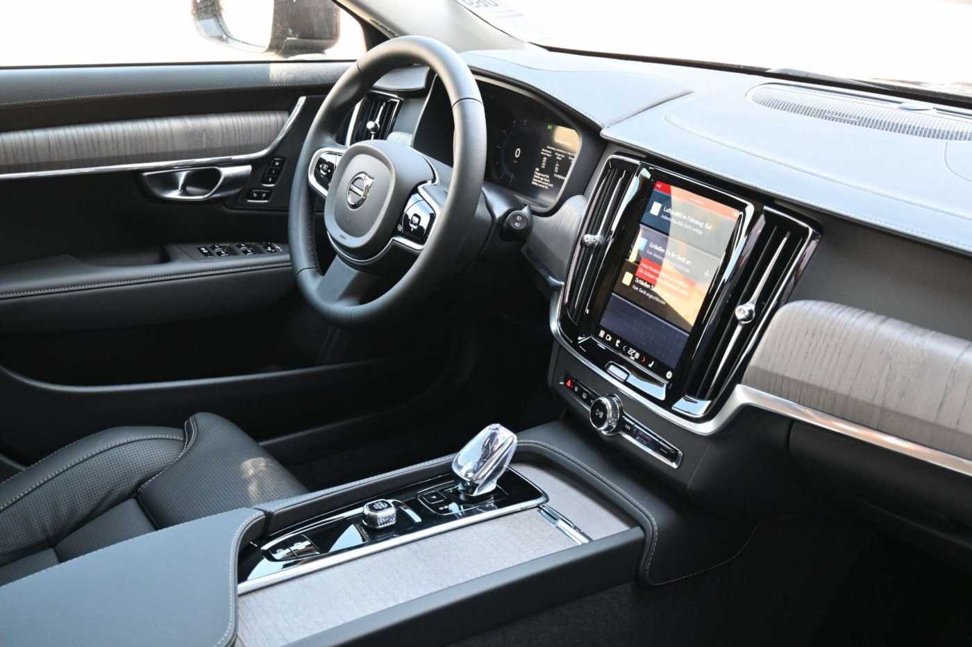Volvo  V90 B4 D AWD Cross Country Plus*Pano*STHZG*AHK