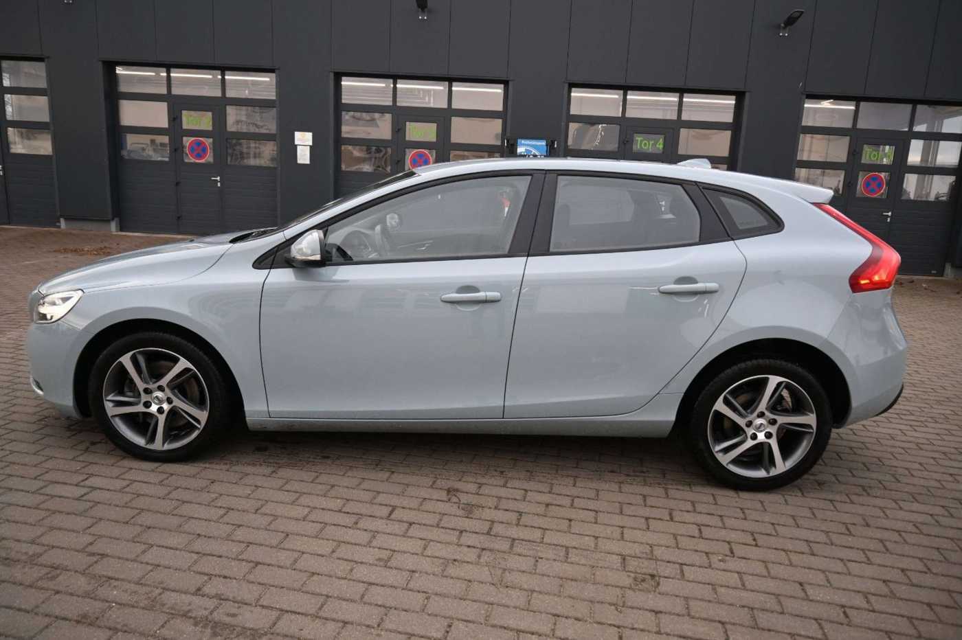 Volvo  D2  Kinetic *TEMPO*NAV*LED*RFK*CD*