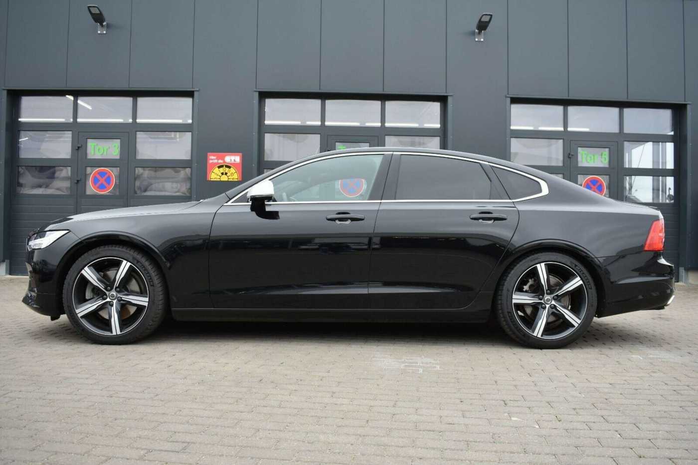 Volvo  D5 R-Design AWD Navi*Pano*RFK*HU*MIETKAUF