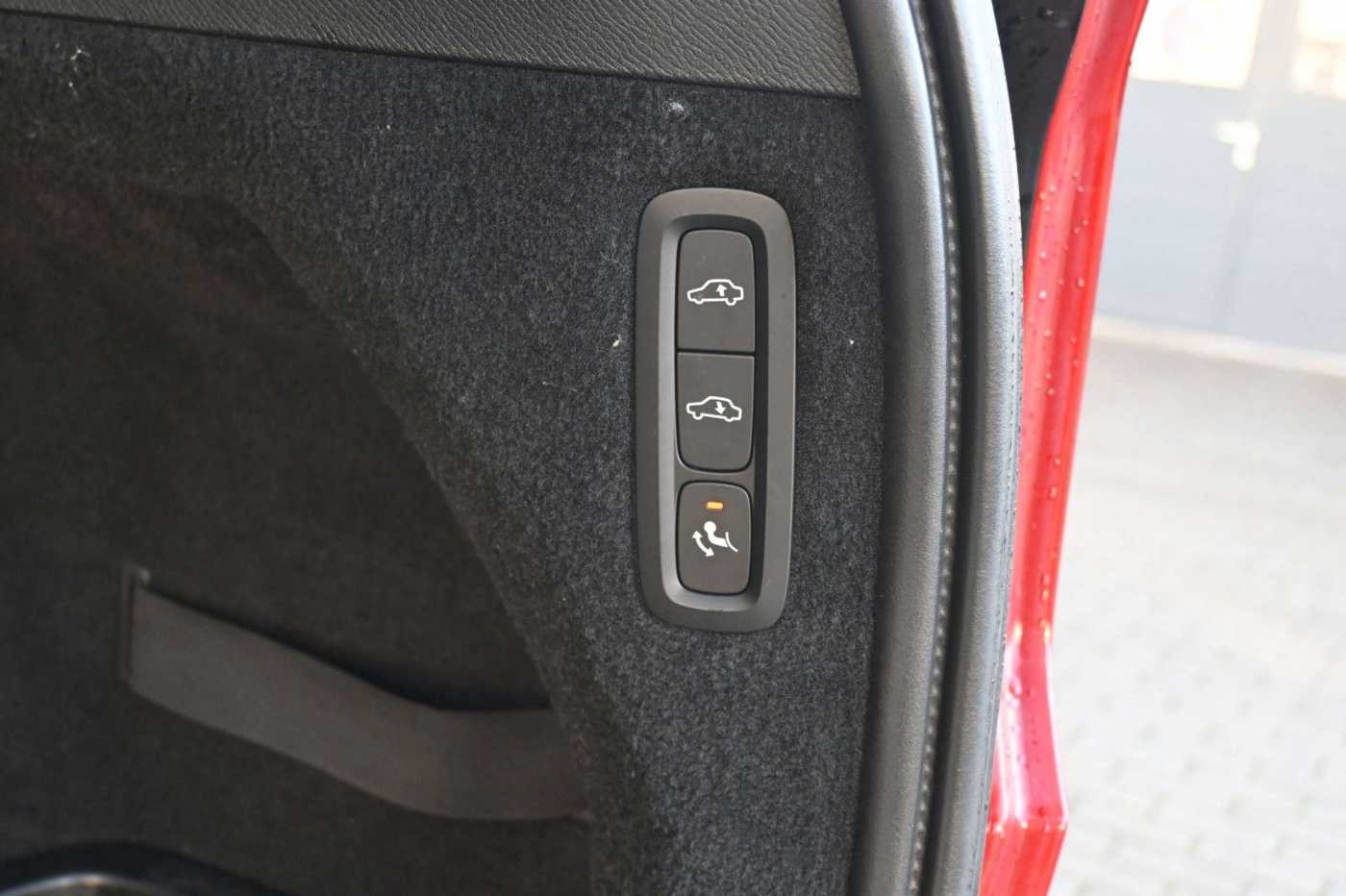 Volvo  Mietkauf *XC90 R DesignAWD*LUFT*KAM*7Si*Mietkauf