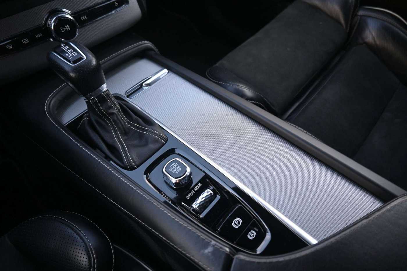 Volvo  Mietkauf *XC90 R DesignAWD*LUFT*KAM*7Si*Mietkauf