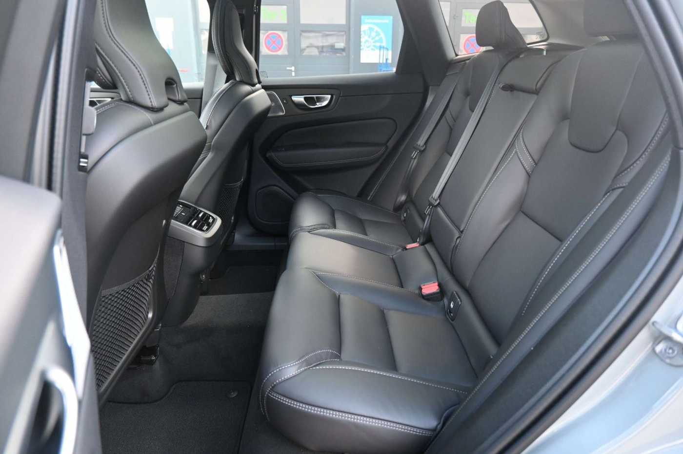Volvo  B4 D AWD Ultimate Dark*STDHZG*360°*LUFT*ACC