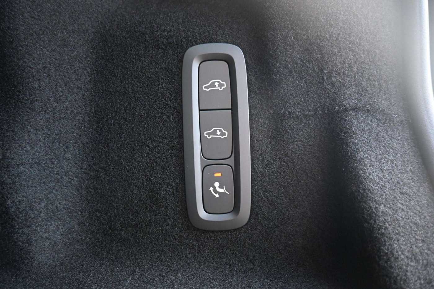 Volvo  B4 D AWD Ultimate Dark*STDHZG*360°*LUFT*ACC