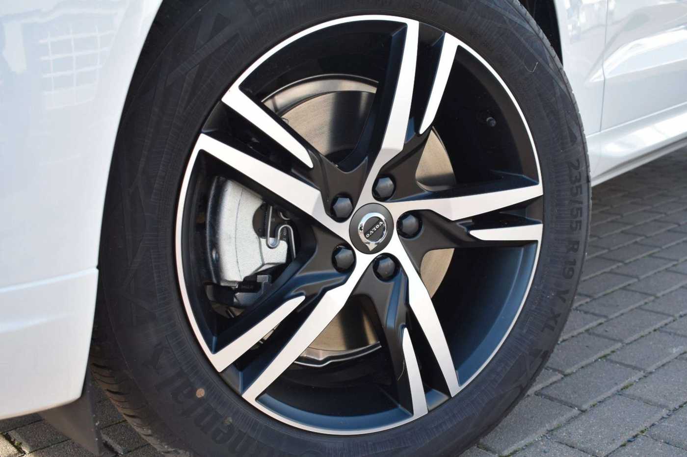 Volvo  B4 D AWD Autom.  R-Design*STDHZG*360°*AHK