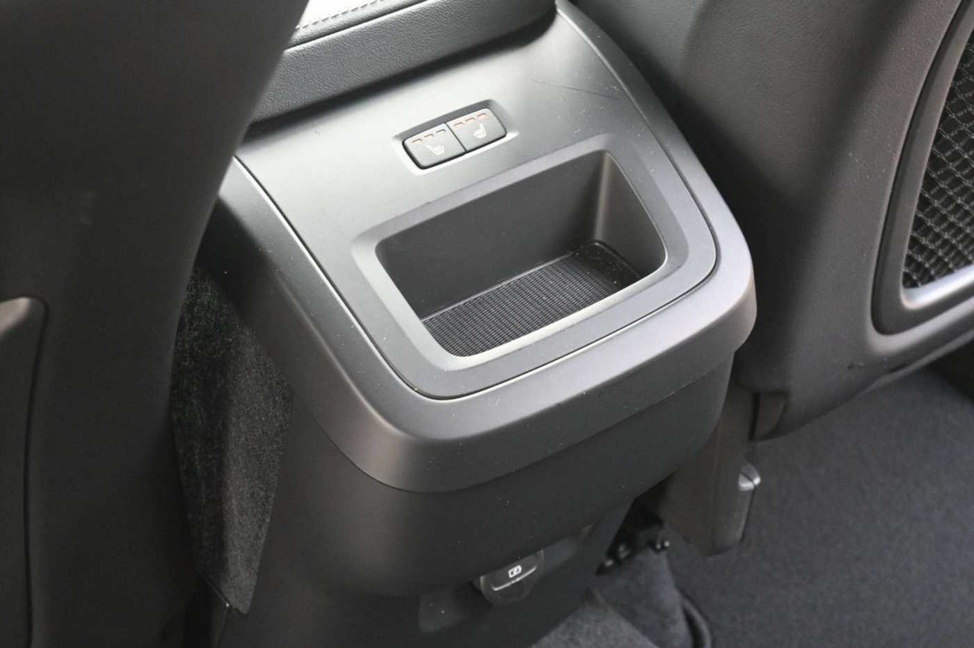 Volvo  B4 D AWD Plus Dark*FSHZG*360°*H&K*ACC