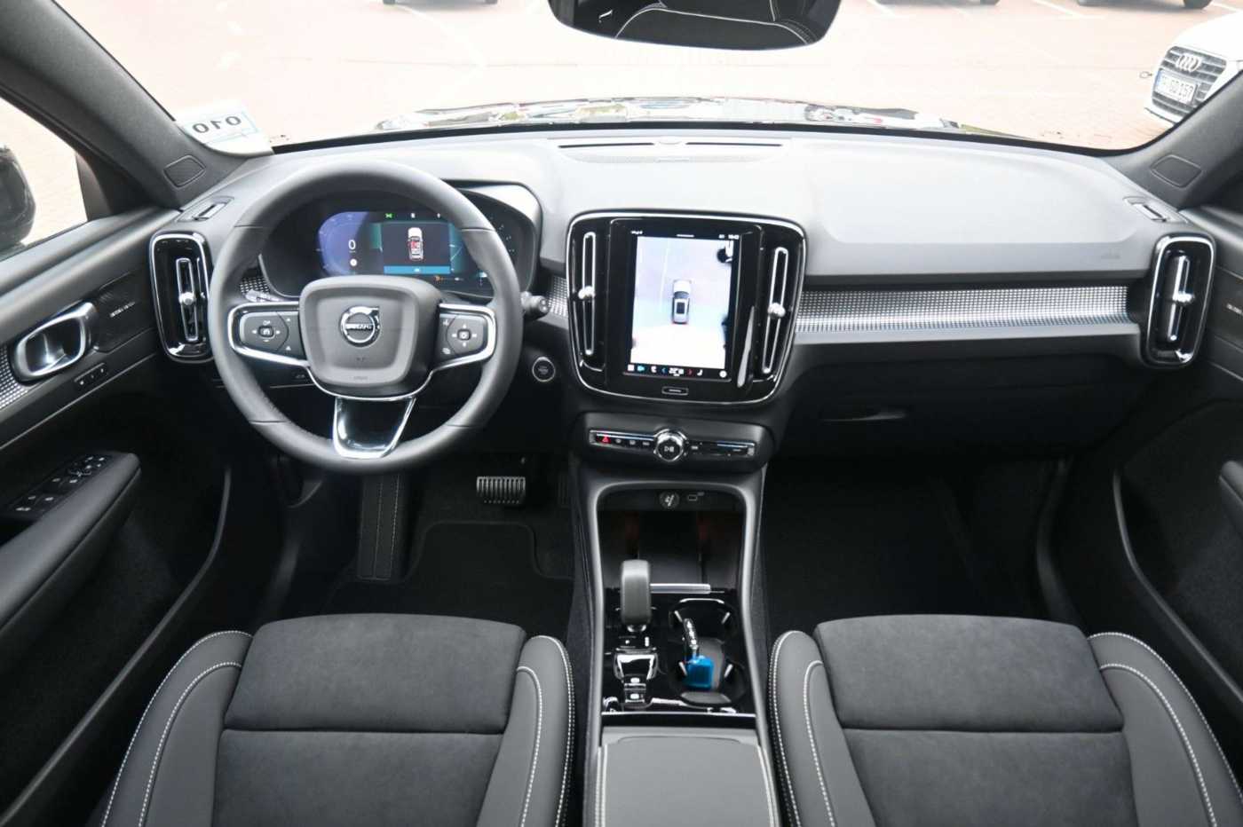 Volvo  B4 DKG Plus Dark*STDHZG*PANO*360°*ACC