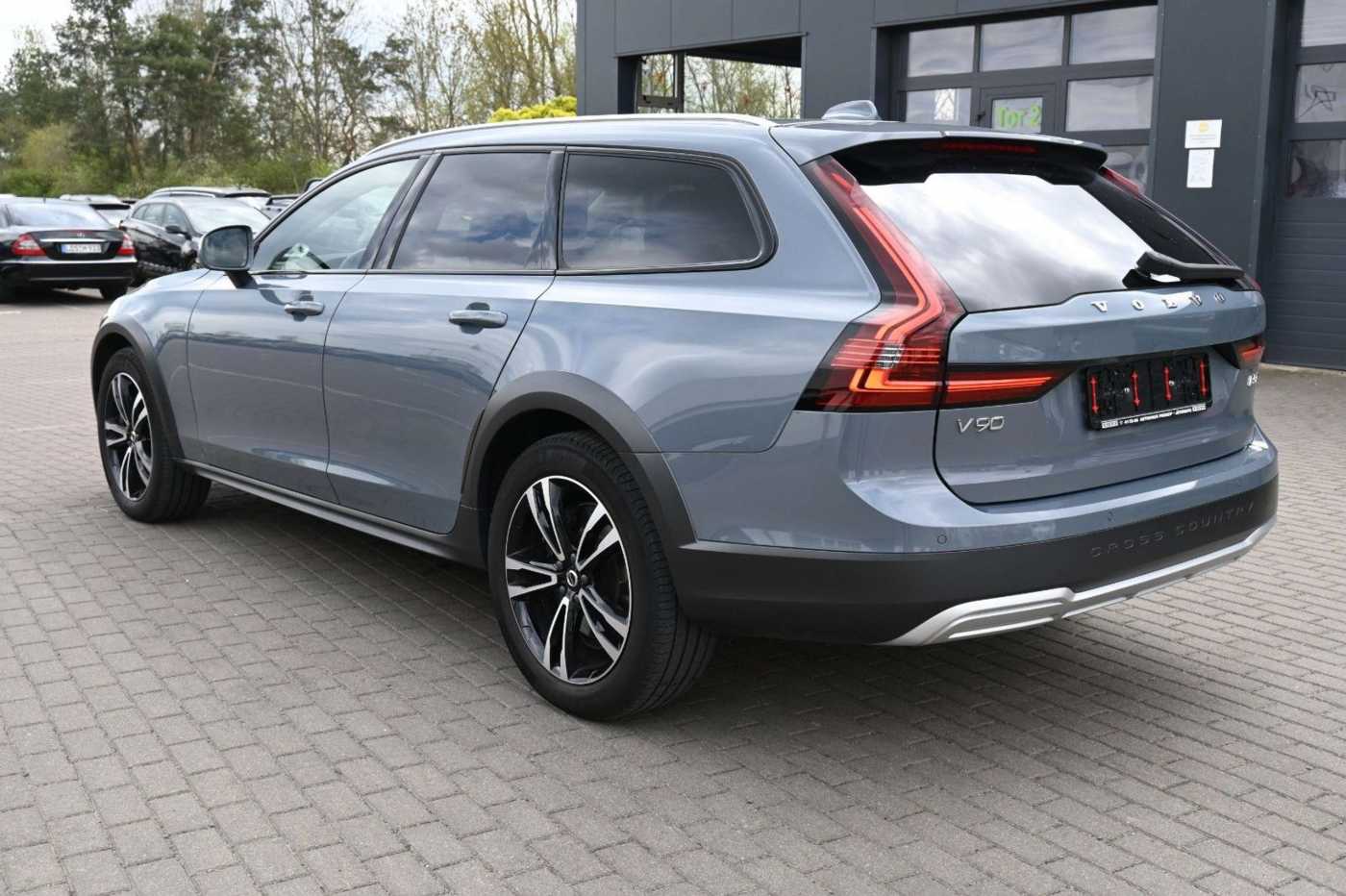Volvo  V90CC B5 D AWD Pro*HuD*STDHZG*PANO*360°*ACC