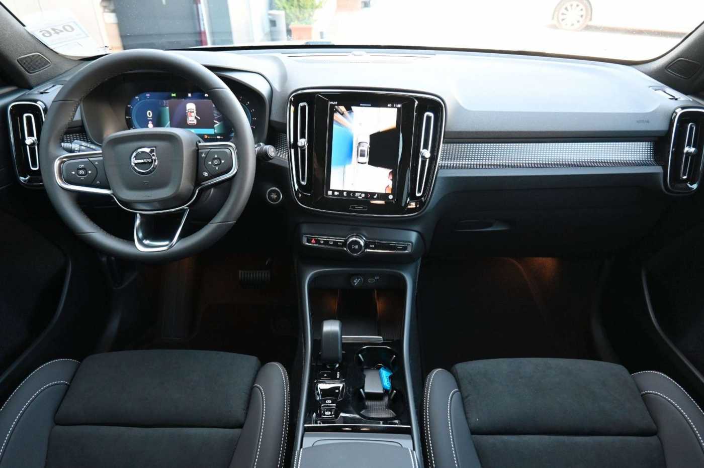 Volvo  B4 DKG Plus Dark*FSHZG*360°*ACC*Allwetter