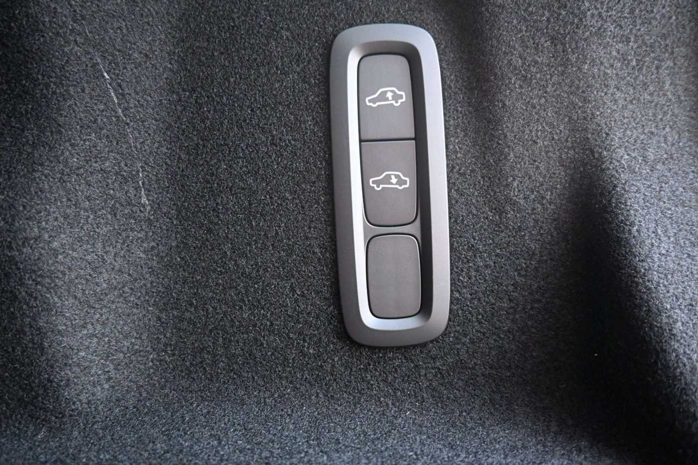 Volvo  B4 D AWD Ultimate Dark*STDHZG*360°*LUFT*ACC