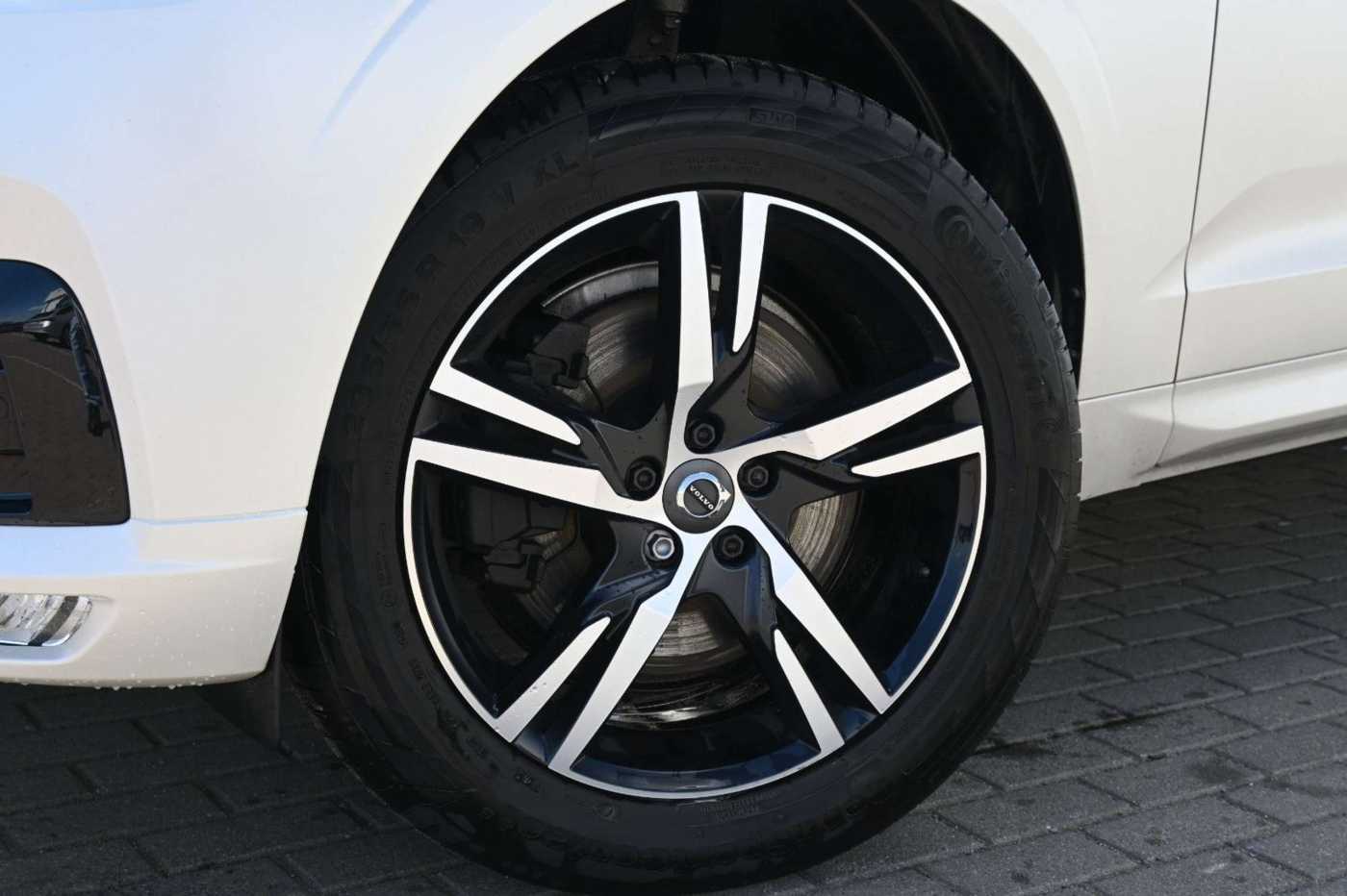 Volvo  B4 D AWD Autom.  R-Design*STDHZG*360°*AHK