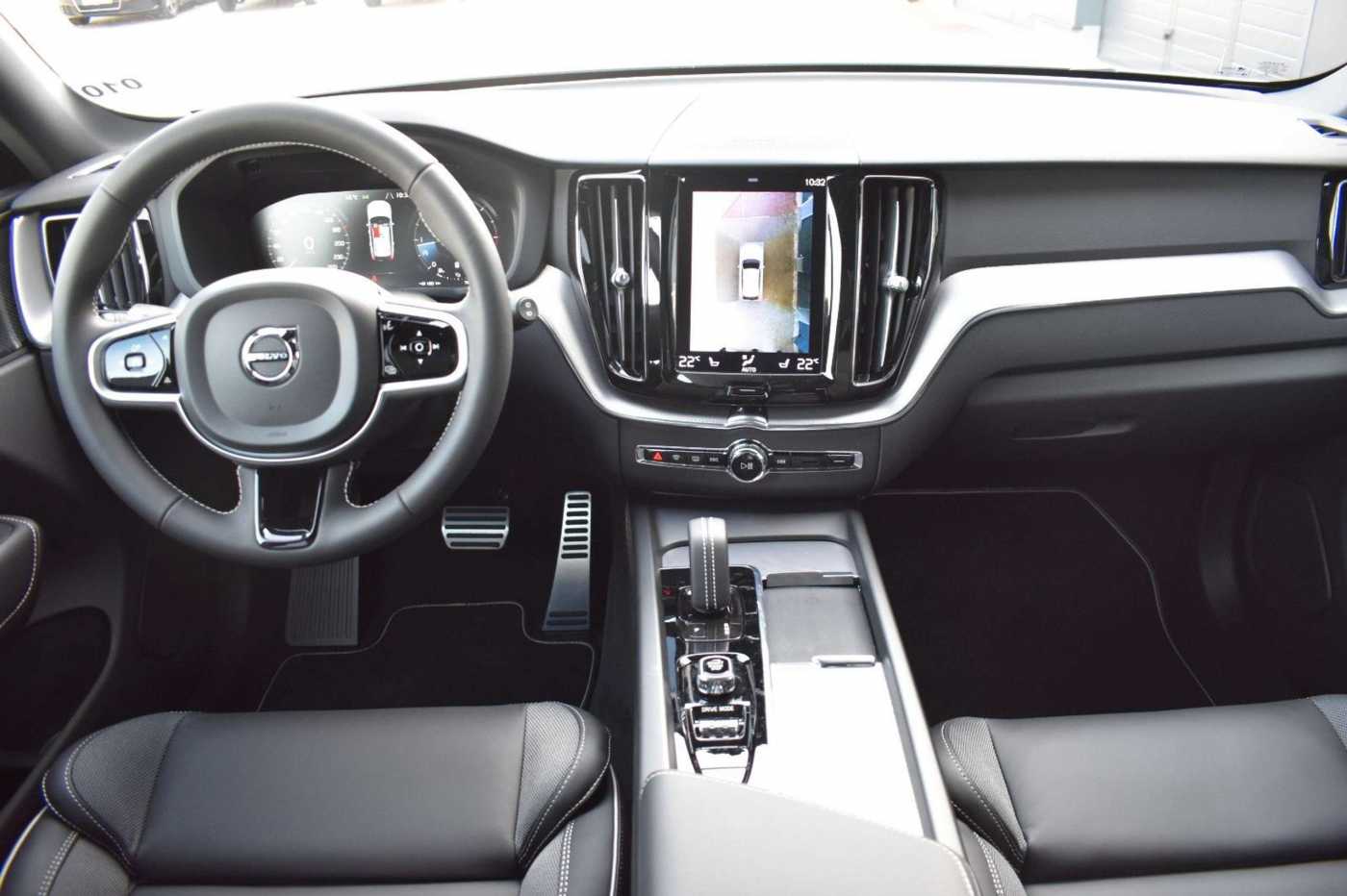 Volvo  B4 D AWD Autom.  R-Design*STDHZG*360°*AHK