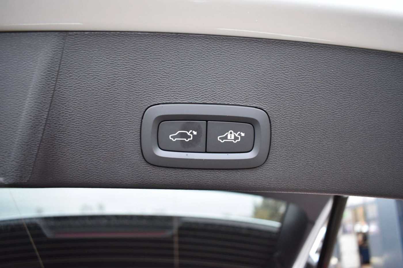 Volvo  T5 Recharge 2WD Plus Dark*RFK*H&K*ACC