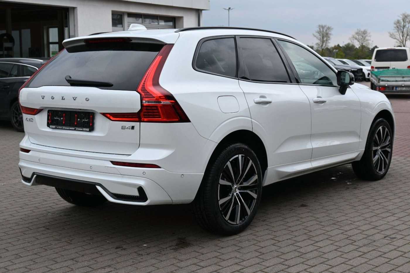 Volvo  B4 D Autom. Plus Dark*STDHZG*360°*H&K*ACC