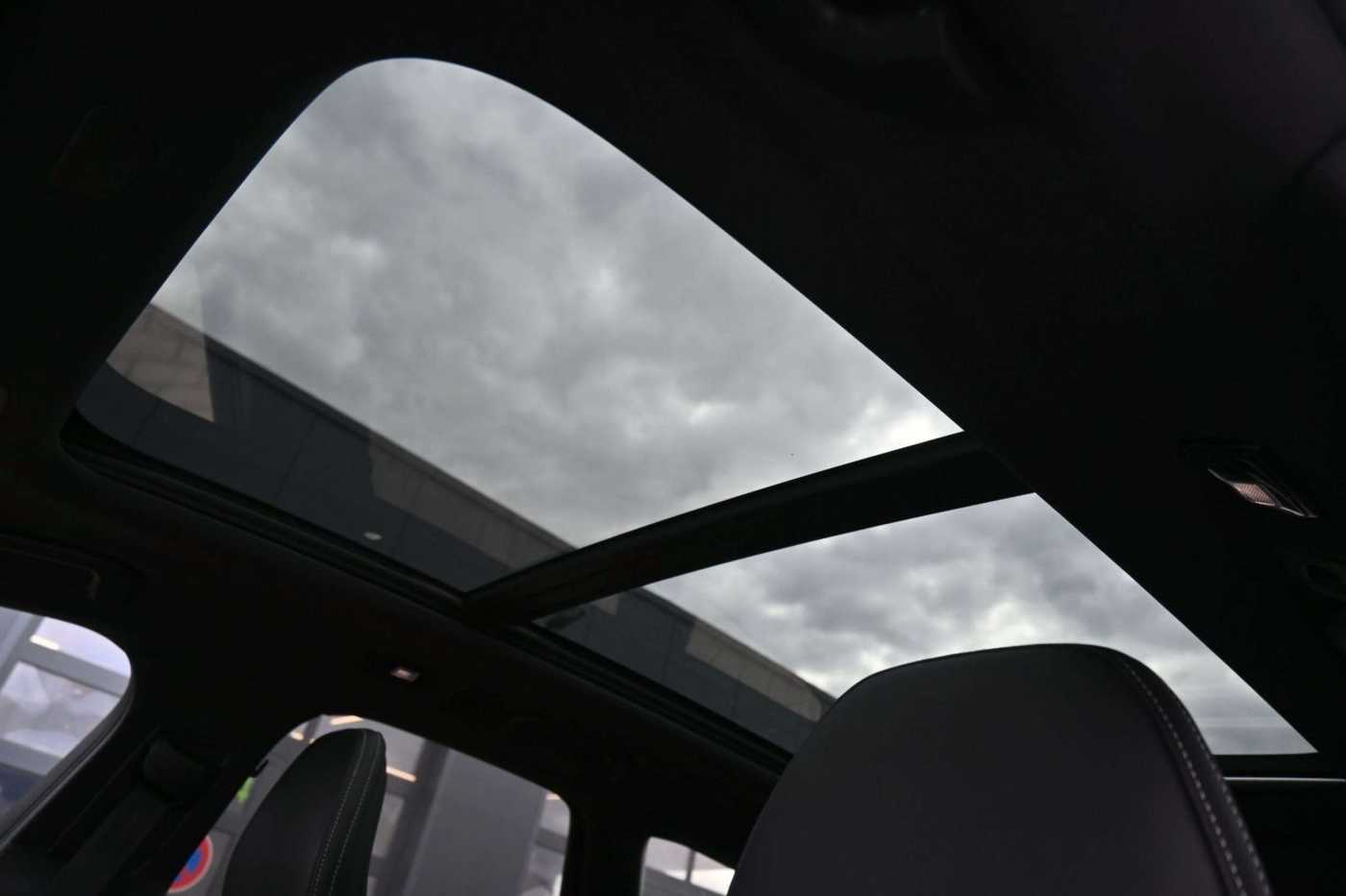 Volvo  B4D Plus Dark*LED*PANO*STHZ*360*H&K*BLIS