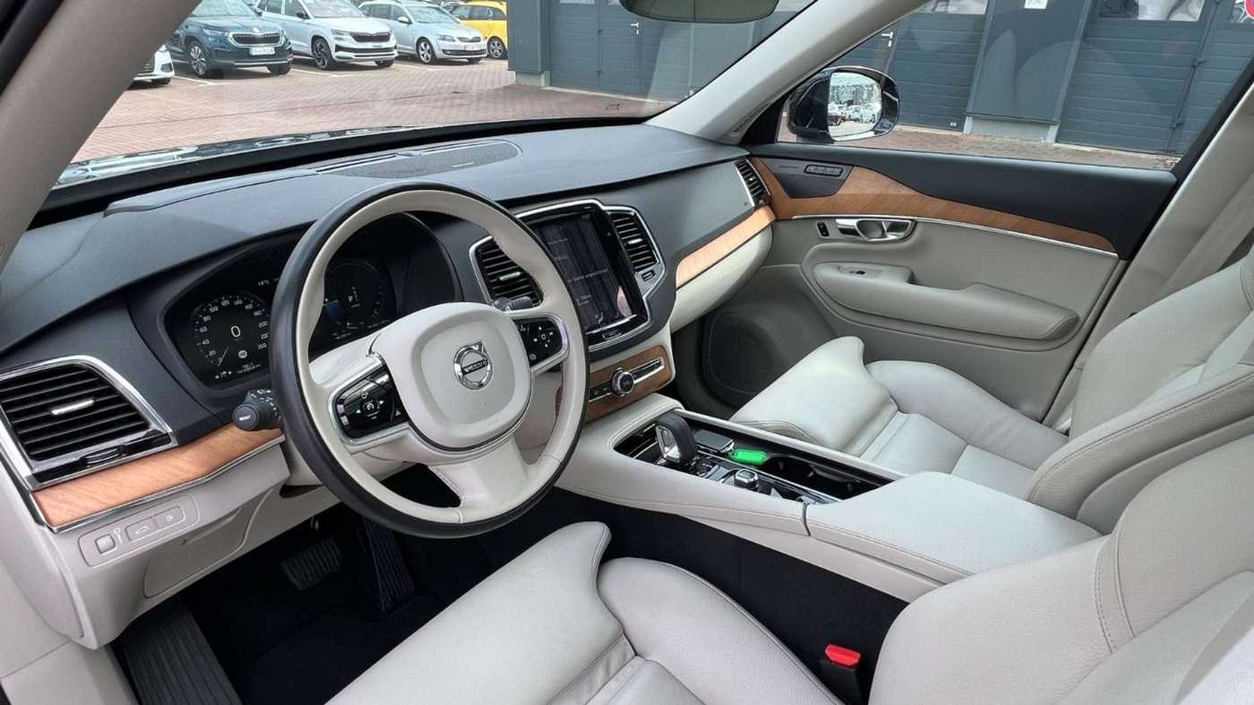 Volvo  Inscription Expression RC Plug-In Hyb*AHK*