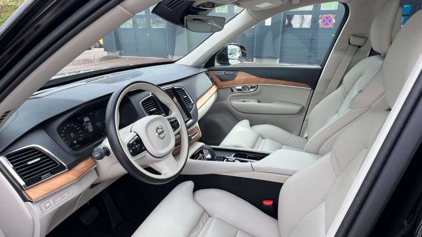 Volvo  Inscription Expression RC Plug-In Hyb*AHK*