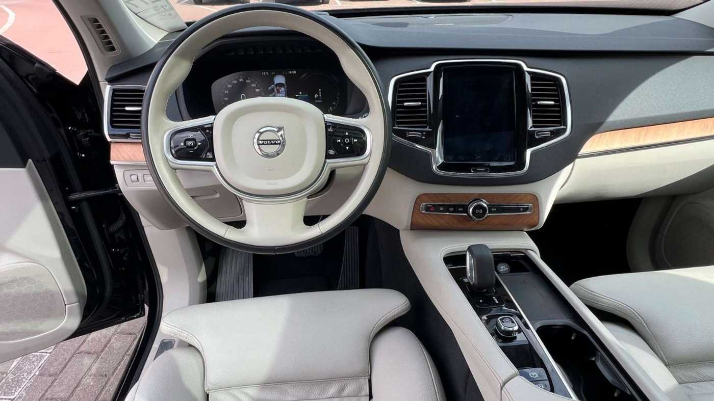 Volvo  Inscription Expression RC Plug-In Hyb*AHK*
