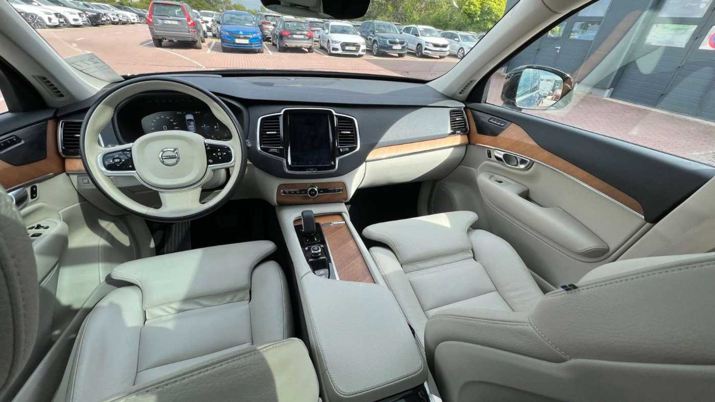 Volvo  Inscription Expression RC Plug-In Hyb*AHK*
