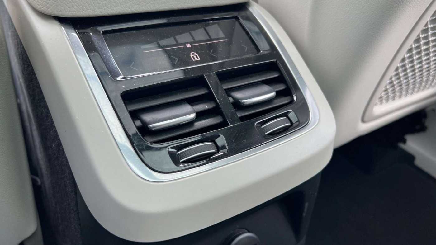 Volvo  Inscription Expression RC Plug-In Hyb*AHK*