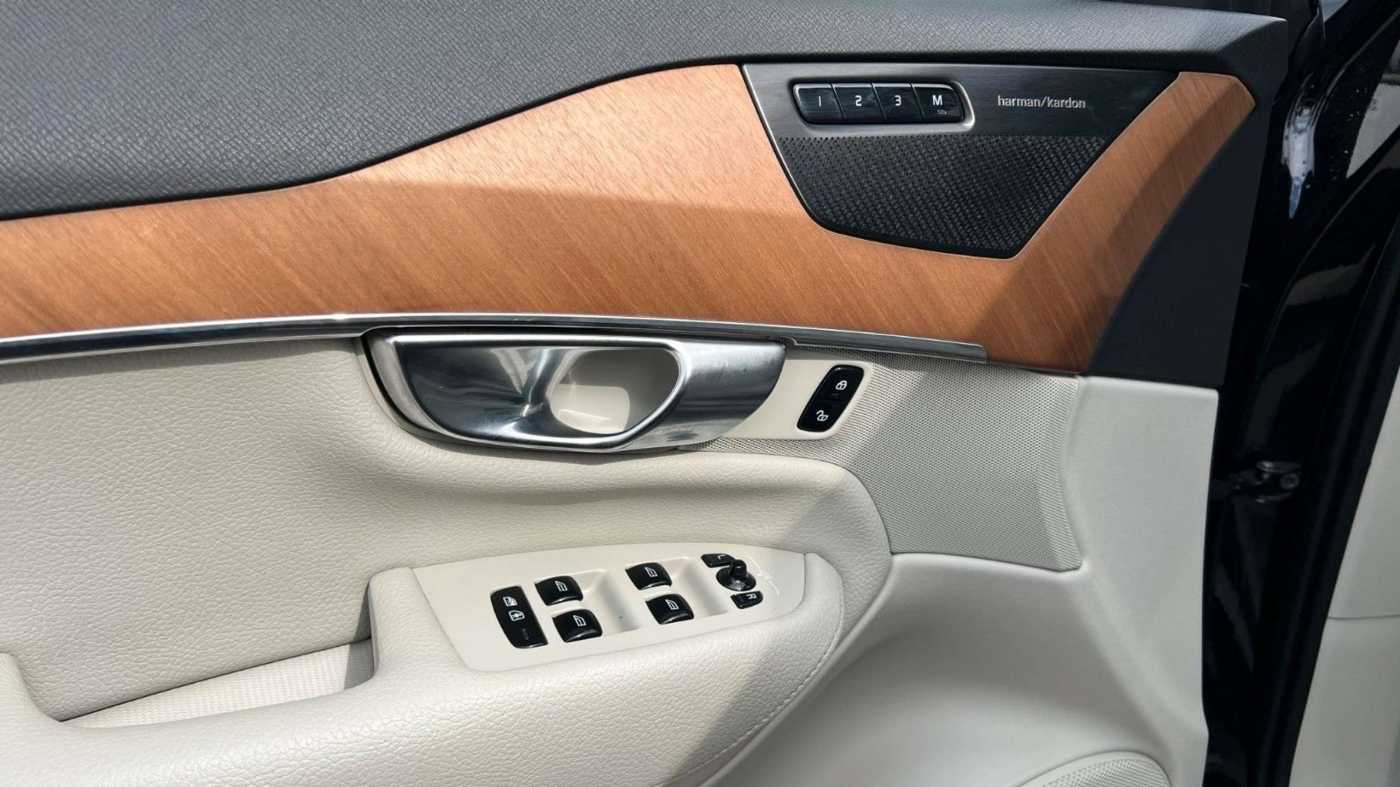 Volvo  Inscription Expression RC Plug-In Hyb*AHK*