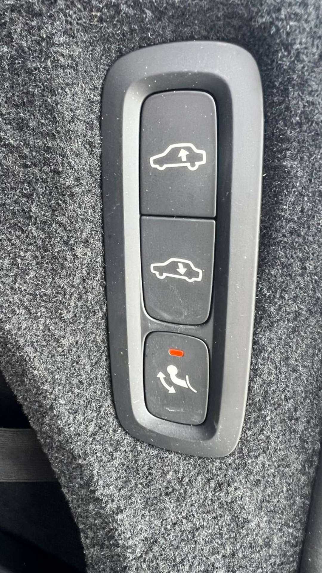 Volvo  Inscription Expression RC Plug-In Hyb*AHK*