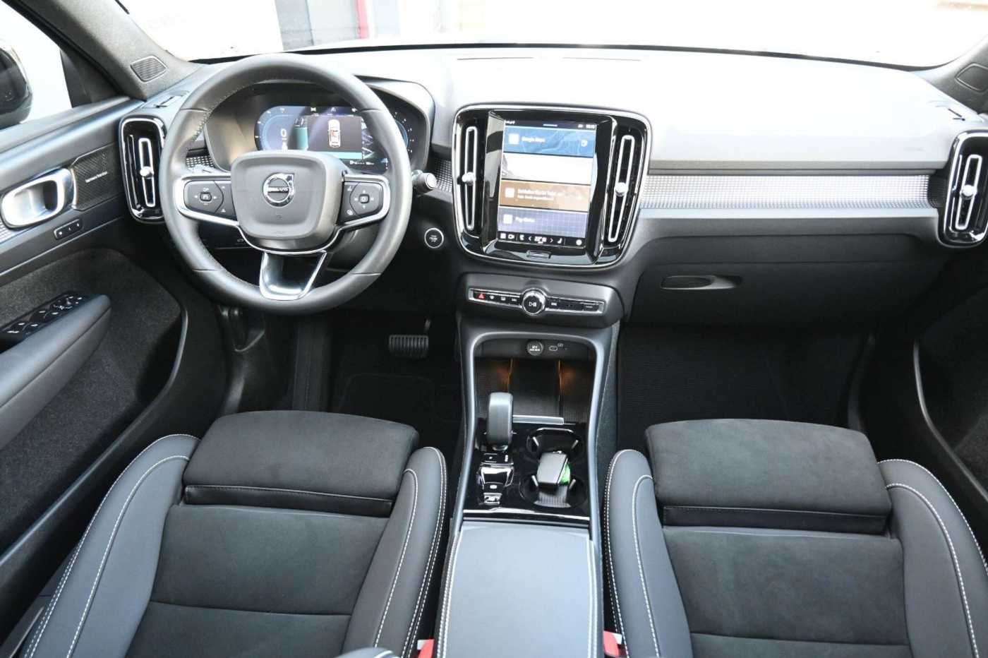 Volvo  B4 DKG Ultimate Dark*FSHZG*PANO*BLIS*ACC*