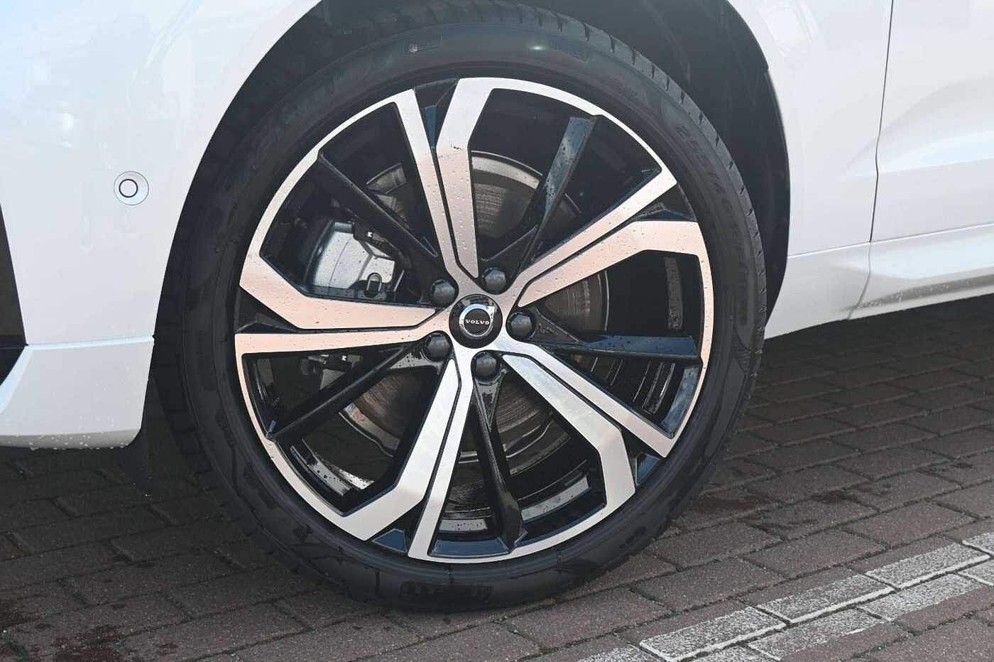 Volvo  B4 D AWD Ultimate Dark*STDHZG*360°*LUFT*ACC