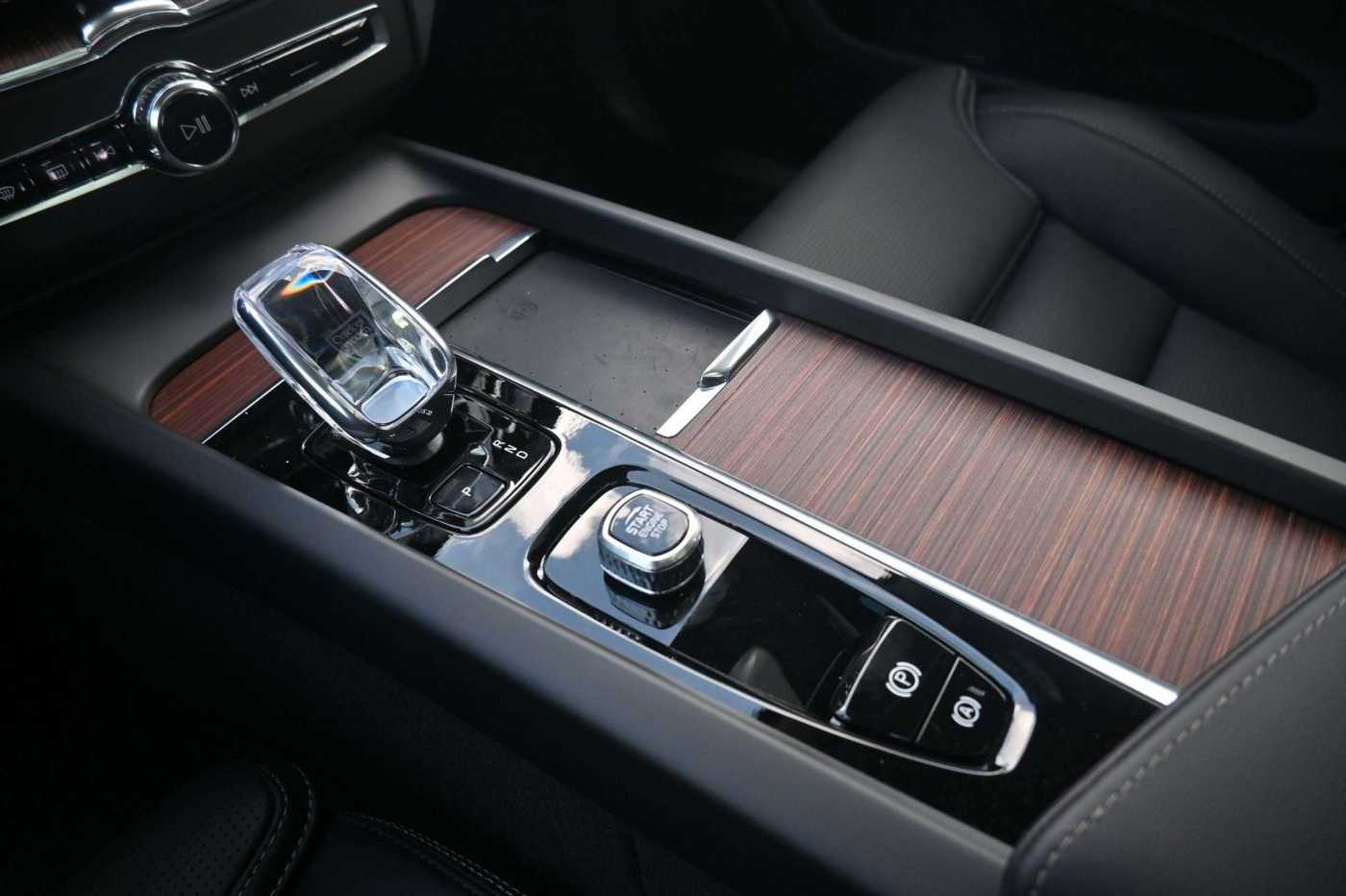 Volvo  B4 D AWD Ultimate Dark*STDHZG*360°*LUFT*ACC