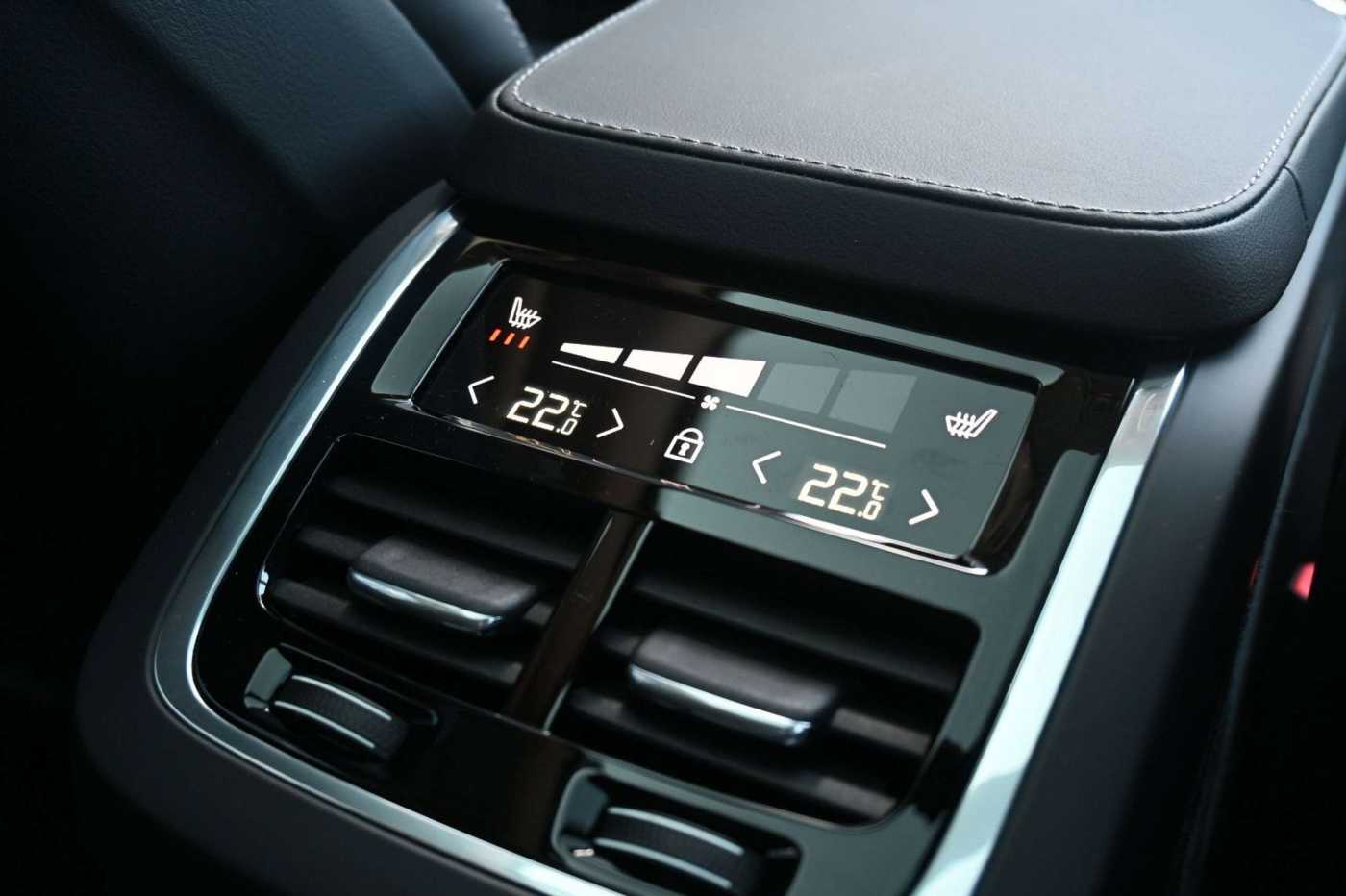 Volvo  T8 RC Ultra Dark*B&W*LUFT*360°*MASSAGE*ACC*