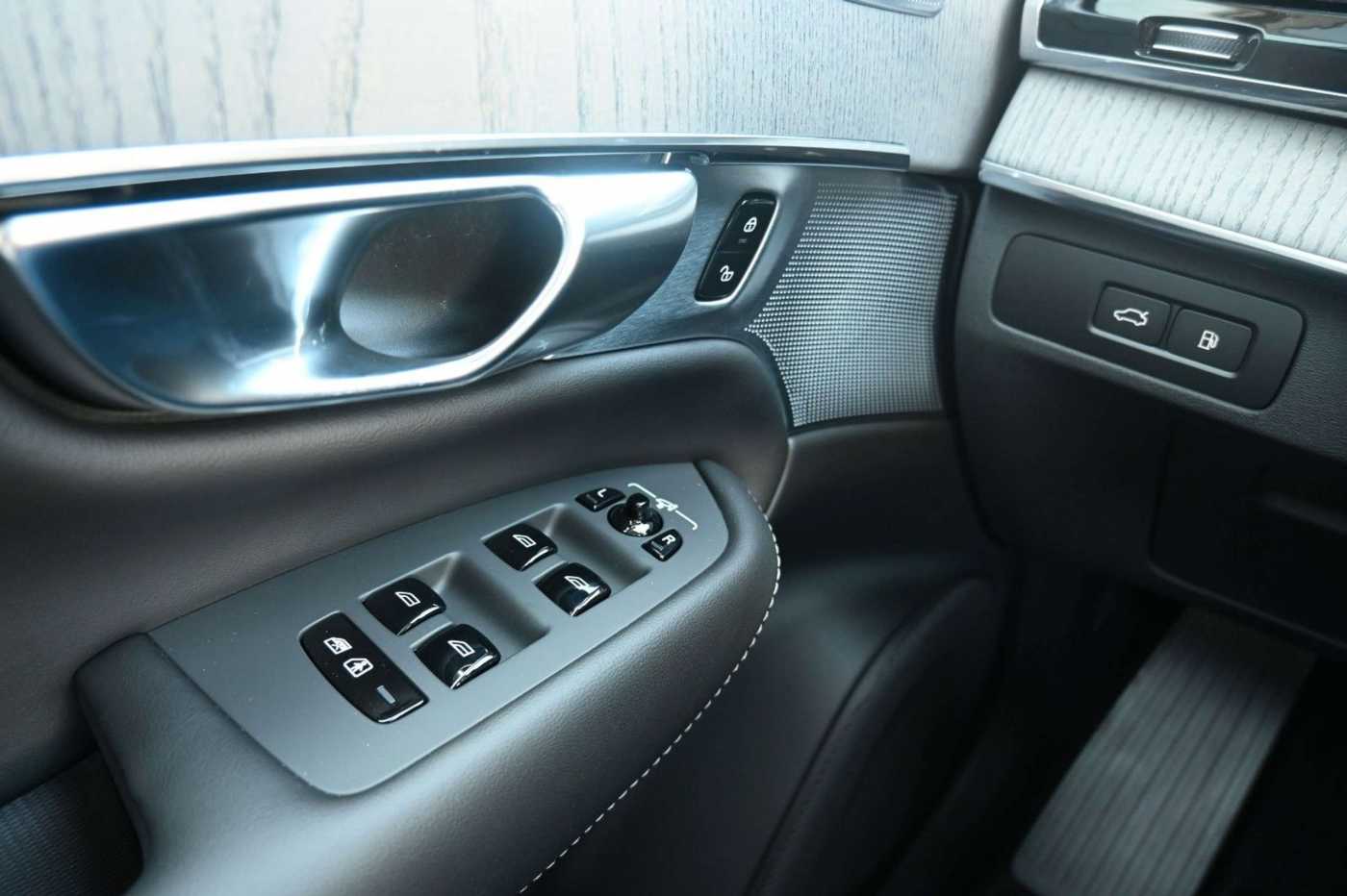 Volvo  T8 RC Ultra Dark*B&W*LUFT*360°*MASSAGE*ACC*