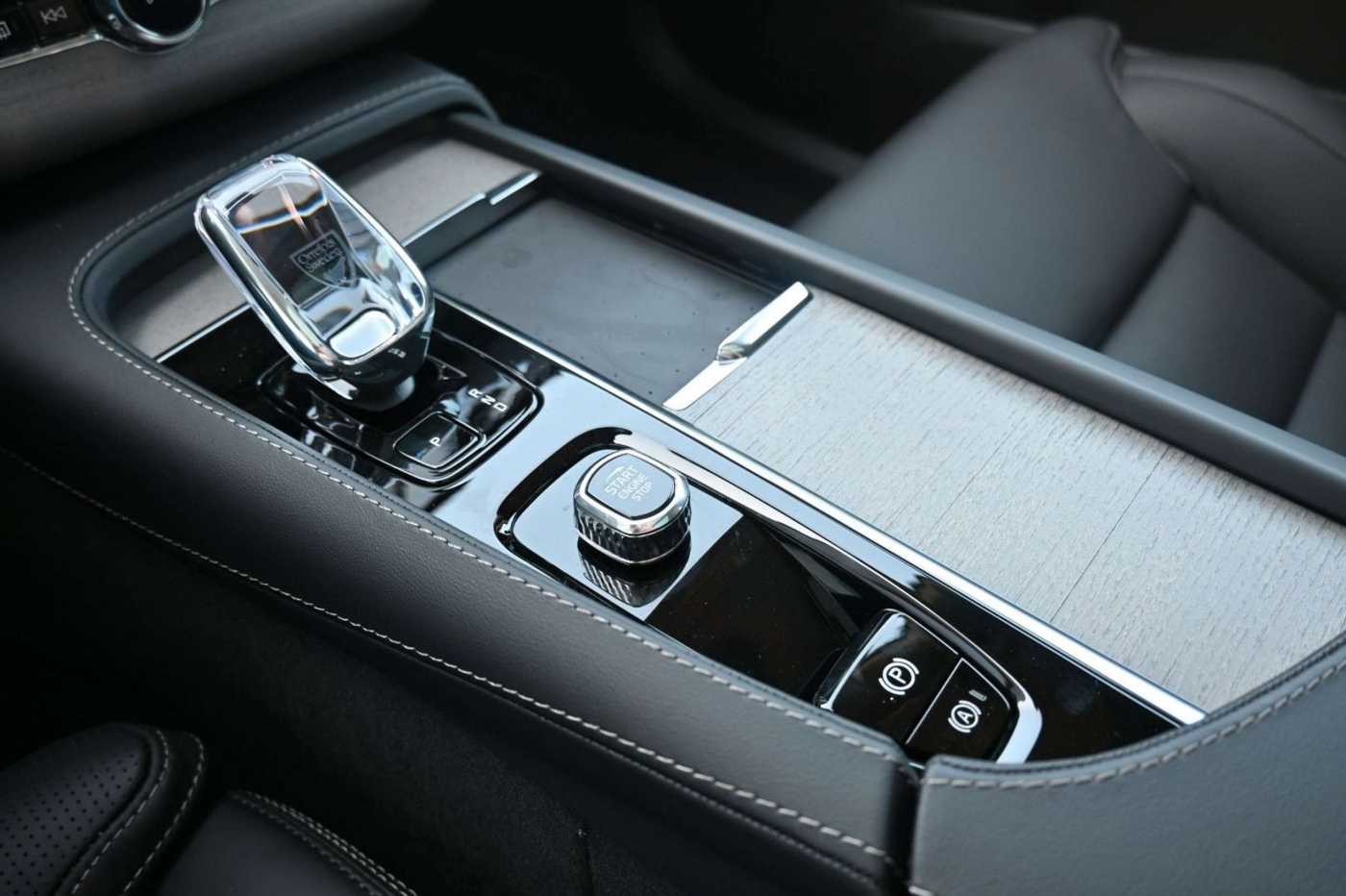 Volvo  T8 RC Ultra Dark*B&W*LUFT*360°*MASSAGE*ACC*