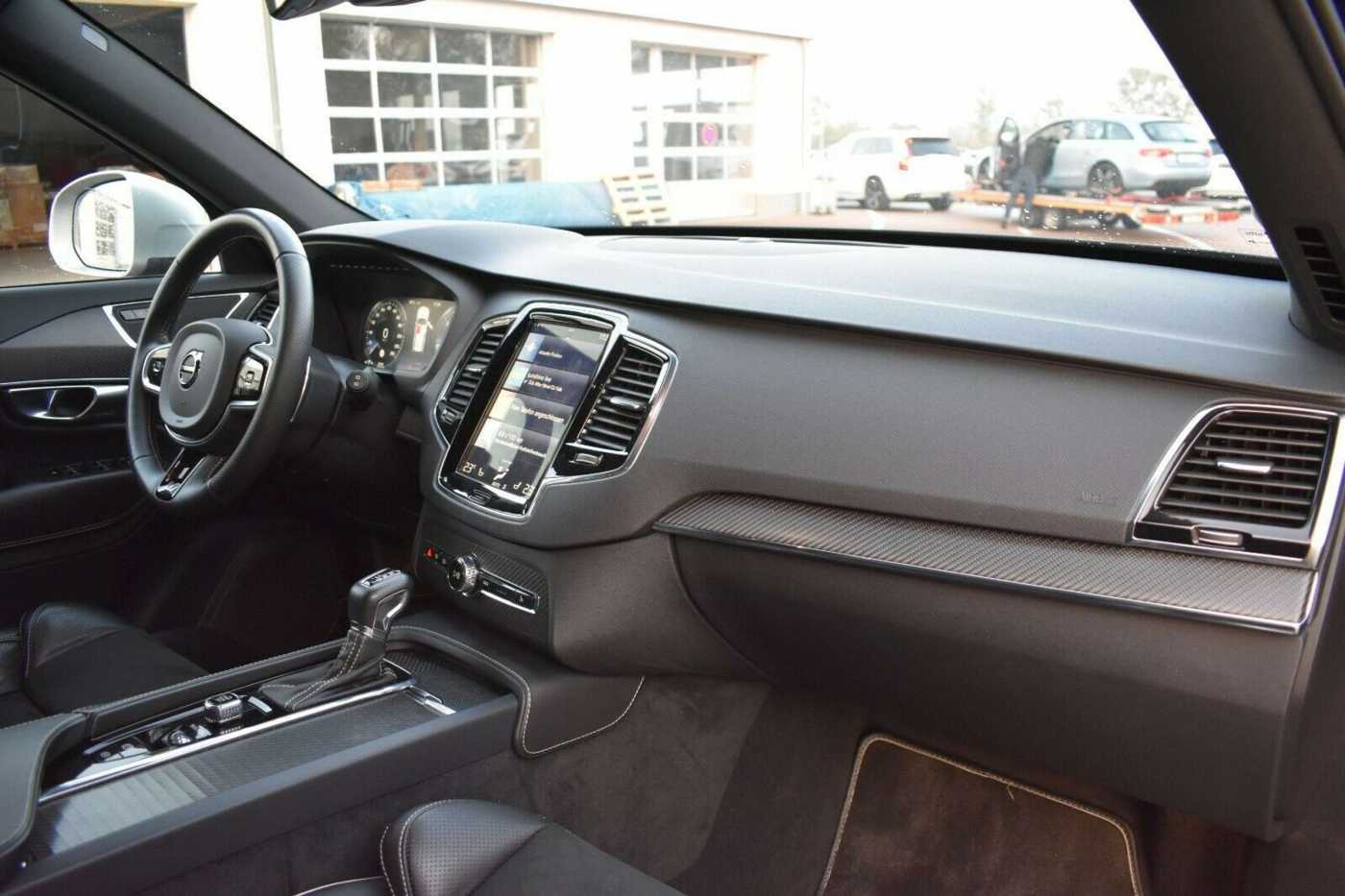 Volvo  D5 R-Design*LED*LUFT*RFK*7Si*