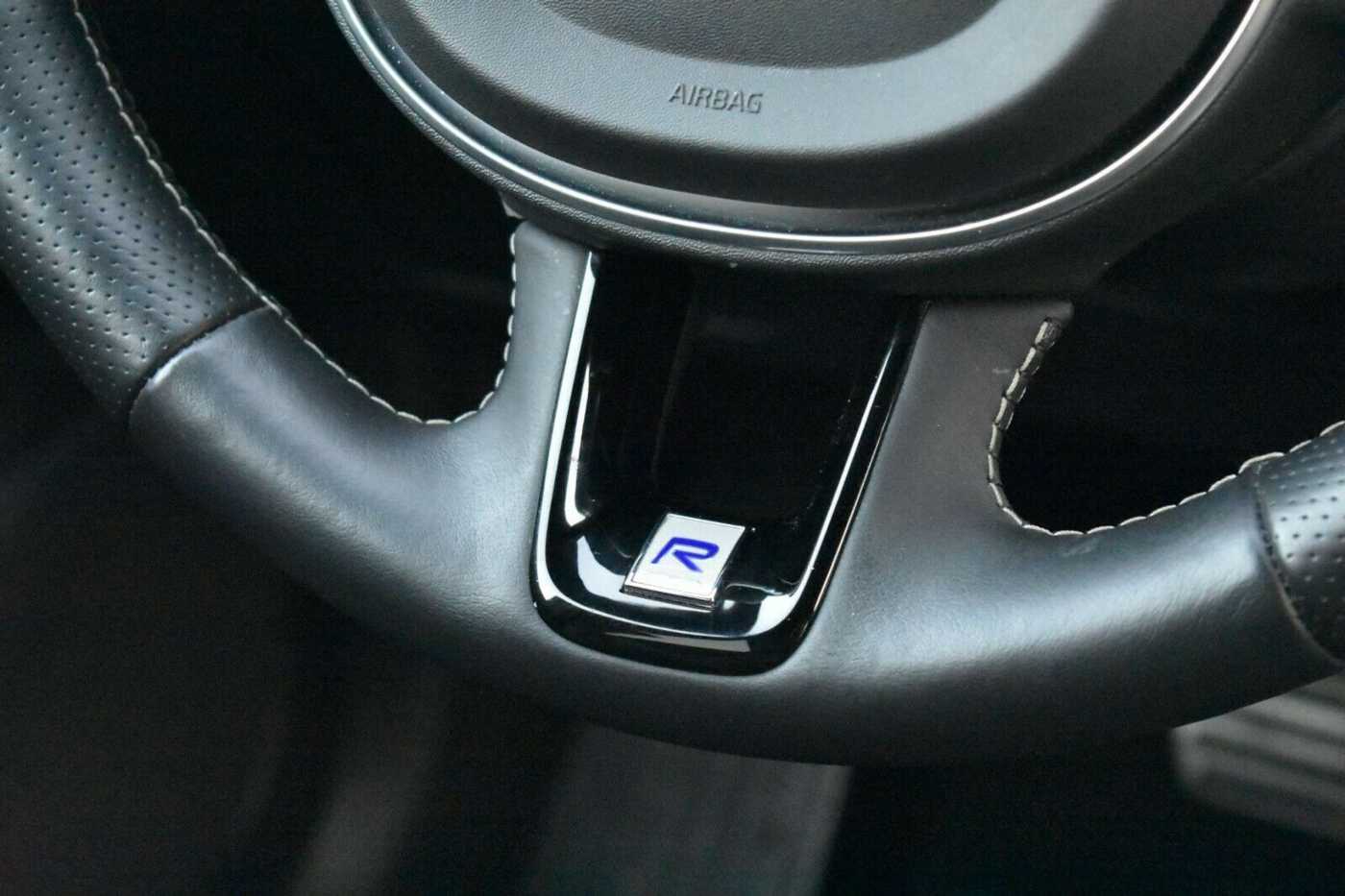 Volvo  D5 R-Design*LED*LUFT*RFK*7Si*