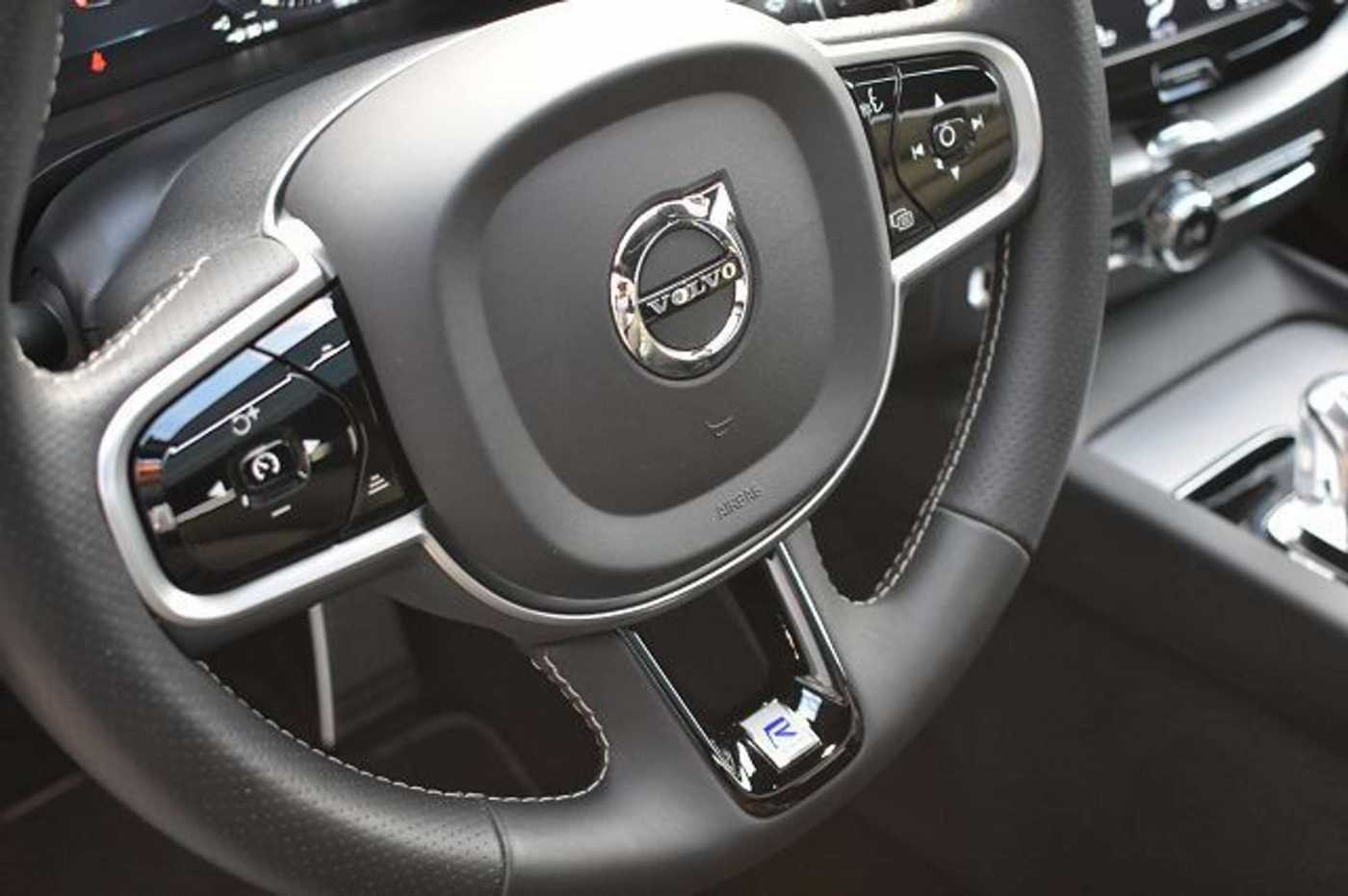 Volvo  T8 R-Design*AWD*RFK*Luft*LED*NAVI*Serv NEU
